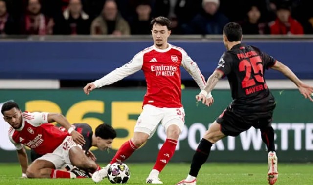 熊猫体育团队-苏比门迪本场数据：1次拦截，1次封堵，3夺回球权，对抗8胜5