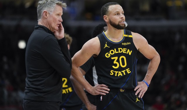 科尔：库里会有糟糕的出手 但他三分命中率总能到40%以上