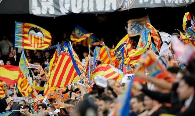 熊猫体育子公司-马卡：西甲批准巴萨更换主场，瓦伦球迷协会称其严重轻视客队球迷