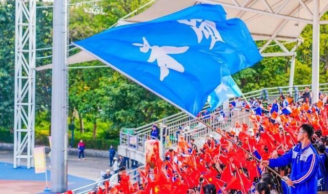 熊猫体育团队-冬日米易“足”够燃！“安宁股份杯”足球总决赛火热开赛